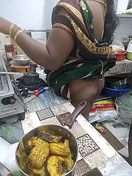 Desicouple1706 online show from December 20, 2:43 pm