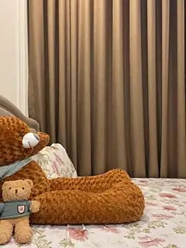 Queen-of-Love online show from April 18, 9:45 am