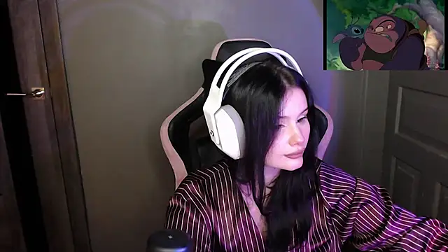 Moon raven online show from December 16, 5:30 pm