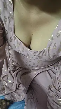 SameeraReddy19 online show from April 20, 1:25 pm