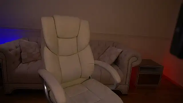 TinyNatalie online show from February 19, 11:58 pm