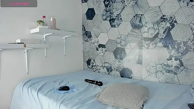 AmberRoses  online show from January 18, 1:18 pm