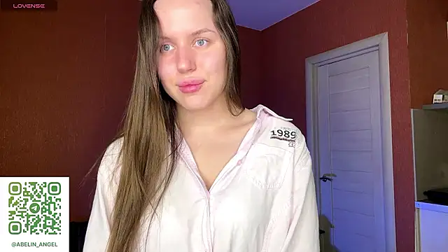 SanoraVillnave online show from February 4, 7:17 pm