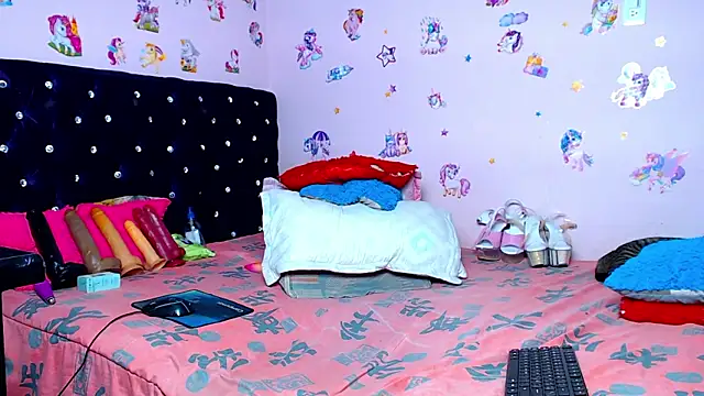 ShantalTsFox online show from March 8, 2:04 am