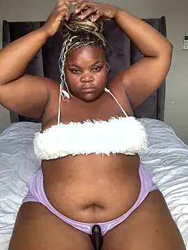 cuddlegiantbear online show from November 28, 7:33 am