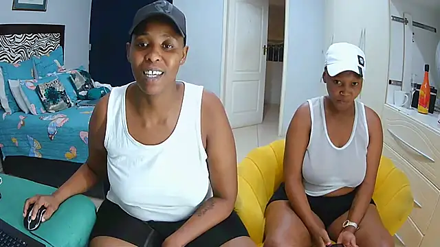 SexyCurves9 online show from February 10, 7:39 pm