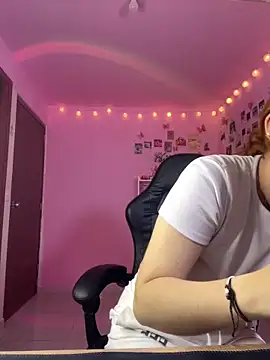 Davne  online show from March 8, 8:02 pm