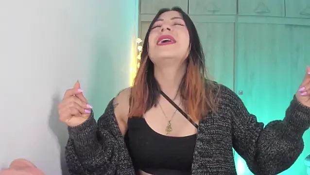 MaddieHunter online show from May 14, 3:51 pm