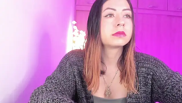 MaddieHunter online show from May 13, 3:40 pm