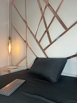 Celeste Valencia  online show from February 13, 4:25 am