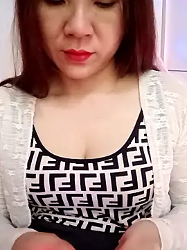 Lily-ross22 online show from January 19, 3:14 am