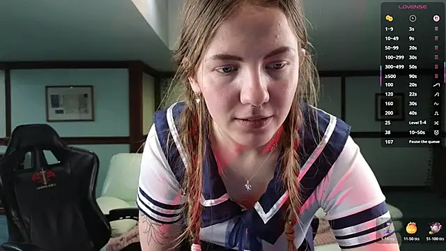 KiraRustle online show from February 3, 6:40 am