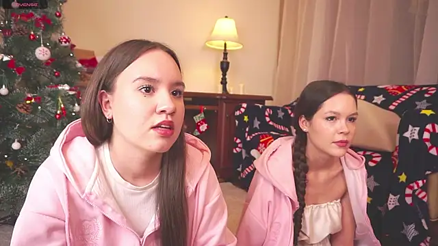 VirginiaRowe online show from December 17, 2:54 pm