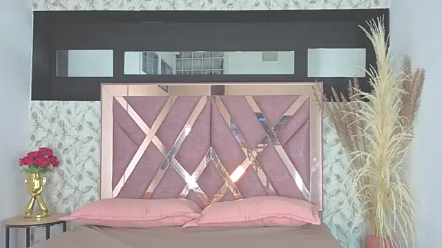 megan lenon online show from February 13, 2:02 am