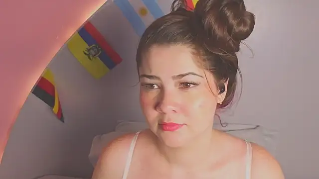 amyvans  online show from June 26, 10:33 pm