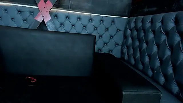 Erick white online show from December 18, 6:01 pm