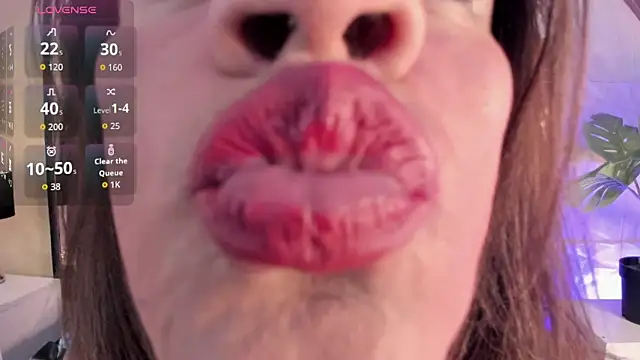 valentina lenoxx online show from December 5, 7:04 pm