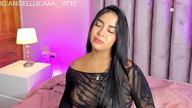 Little Angelica18 online show from February 13, 12:40 pm