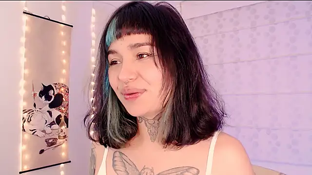 justmartina  online show from March 8, 2:04 am