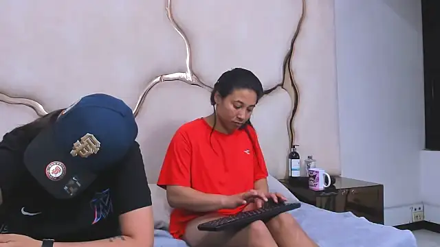 Alyssa Noah online show from March 30, 8:47 am