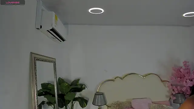 MoliBunny online show from March 24, 5:24 am