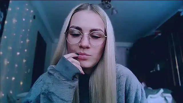 Whitehex666 online show from January 12, 1:05 pm