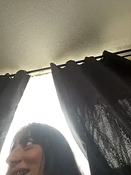 Mia fiire online show from February 7, 9:07 pm