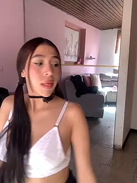 MiaScott Pink online show from December 3, 2:19 pm