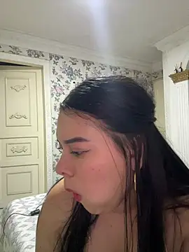 sweet ruby  online show from May 17, 12:10 am