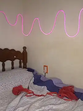 soymiasexy1 online show from March 2, 7:15 am