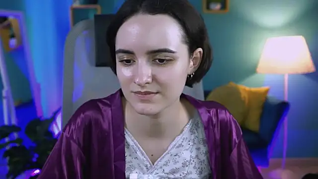 KateWillows online show from March 7, 7:37 am