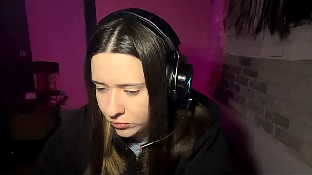 AngeliqueSulima online show from December 21, 3:38 pm