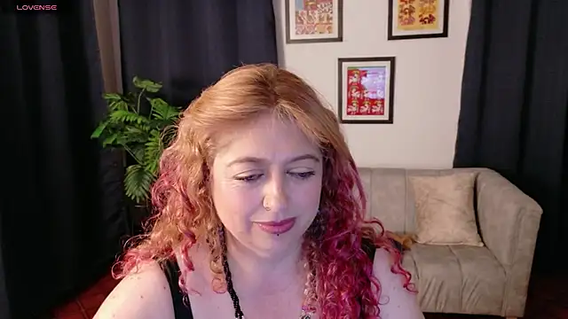 MilfArlet online show from January 8, 5:50 pm