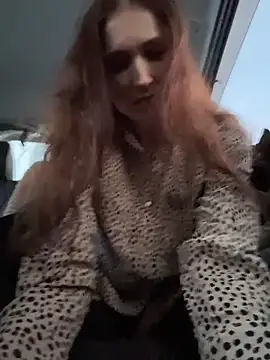 ZaraHill online show from December 18, 2:49 am