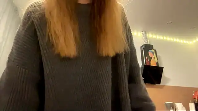  VlalV  online show from December 1, 3:04 pm