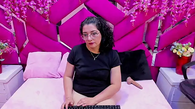 Alexa Sanz online show from December 4, 8:09 pm