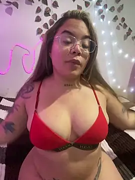 Lindalatina2001 online show from April 25, 7:44 pm