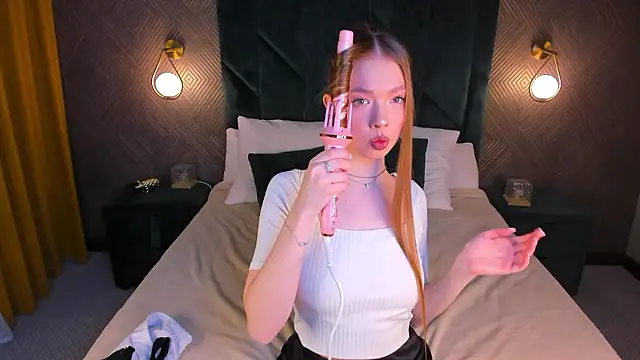 Tessa Sunn online show from January 12, 1:55 am