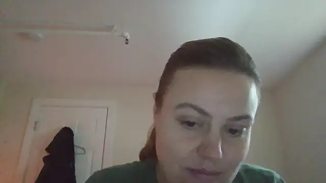 Estherjude online show from December 2, 7:05 pm