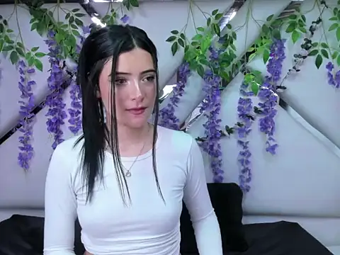 liinzy rouse69 online show from December 18, 3:06 pm