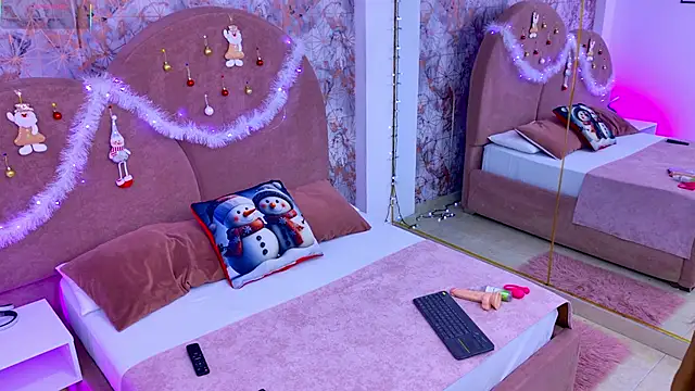 Emaa Vega online show from December 14, 12:11 pm