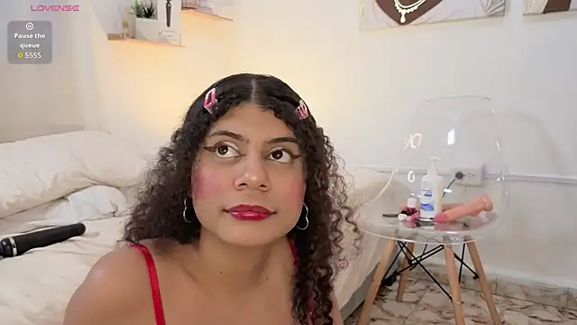 sara brown04 online show from December 17, 8:46 pm