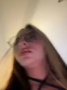 MollyZanderbond online show from January 19, 11:06 am