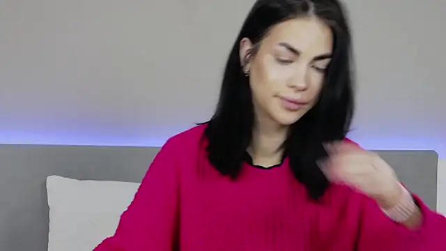 RachaelMils online show from December 18, 3:55 am