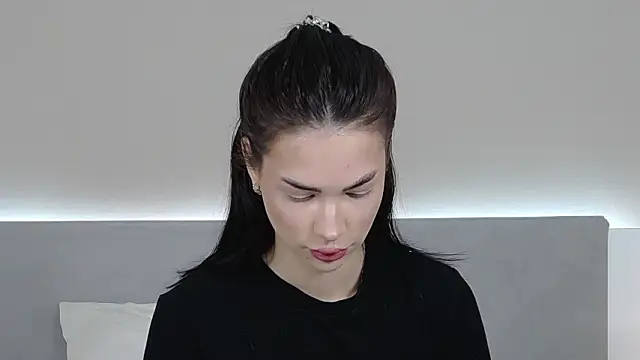 RachaelMils online show from March 16, 4:15 am