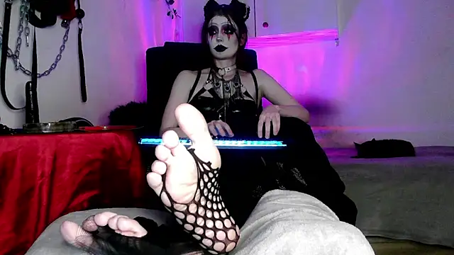 EmpressMorrigan online show from February 28, 4:28 pm