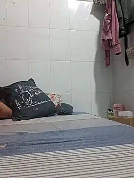 felicity chloe online show from April 2, 4:04 pm