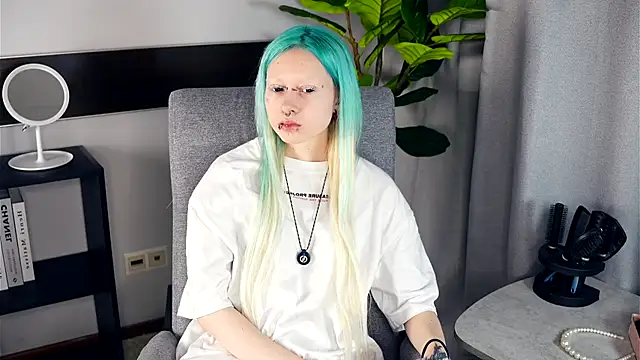 RendaBacke online show from December 4, 10:28 am