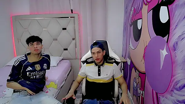 THE VIPS TWINK online show from December 3, 9:39 pm