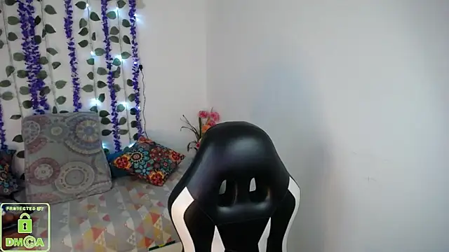 Mia Duque1999 online show from March 27, 7:58 pm